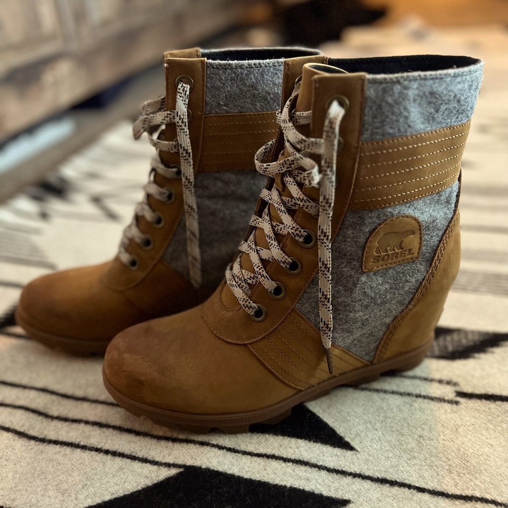 Sorel Wedge Boots Size 10 - Picture 1 of 3